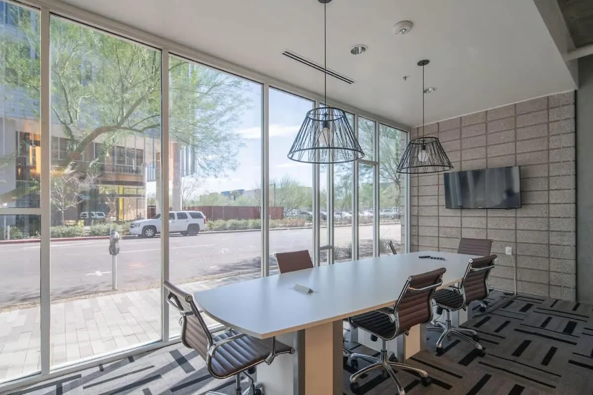 Charming 2Bd - Central Downtown - Gym, Pool, Parking Phoenix Apartment