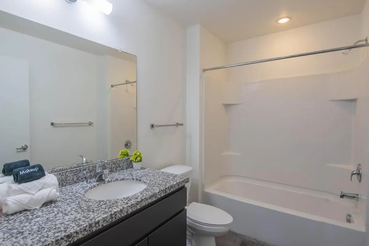 Charming 2Bd - Central Downtown - Gym, Pool, Parking Phoenix