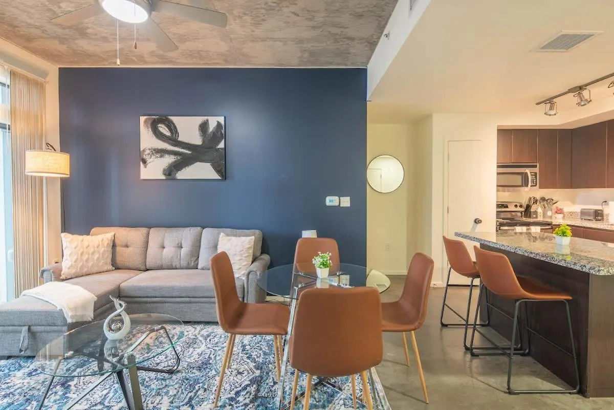Charming 2Bd - Central Downtown - Gym, Pool, Parking Phoenix Apartment